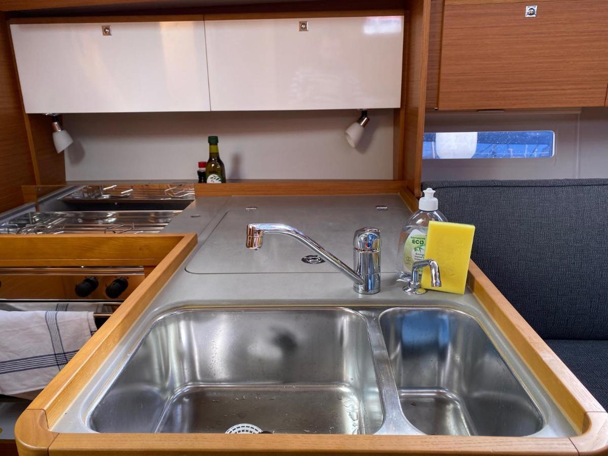 Troia - Veleiro Em Marina Hotel ภายนอก รูปภาพ